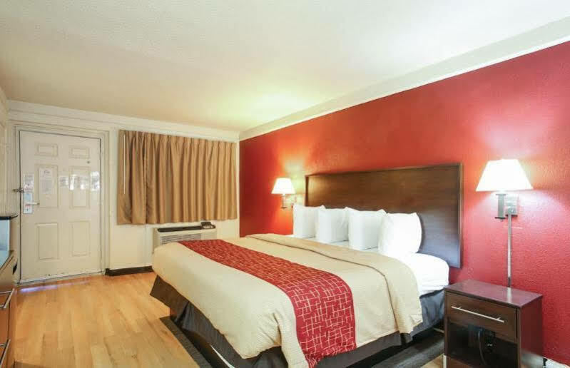 Red Roof Inn North Dallas - Park Central Exterior foto